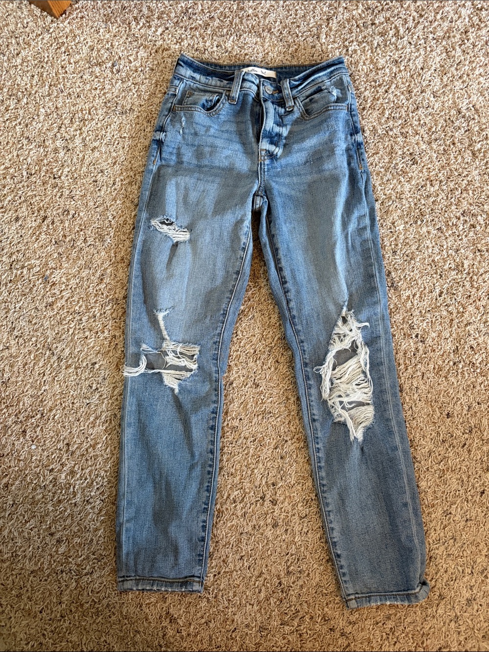 Ripped Light Blue Boyfriend Jeans — Relaxed Mid-Rise Fit